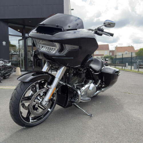 FLTRX 2025 Road Glide™ thumb 2