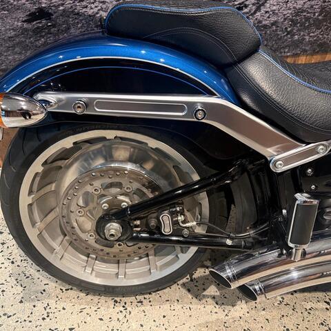 Harley-Davidson® Fat Boy® 114 2018 FLFBS thumb 1