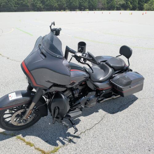 Harley-Davidson® CVO™ Street Glide® 2018 thumb 1