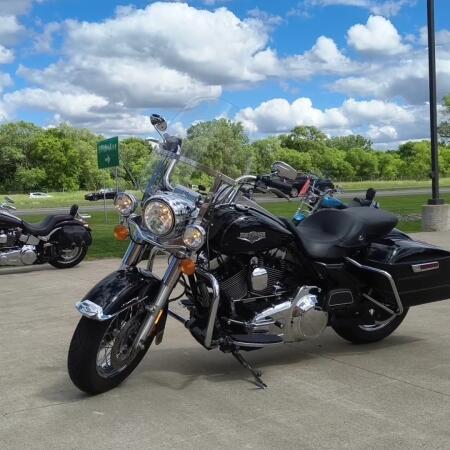 2016 Harley-Davidson® Road King® Vivid Black thumb 1
