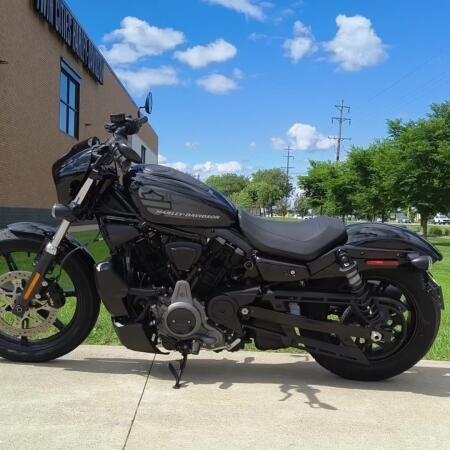 2022 Harley-Davidson® Nightster™ Vivid Black thumb 0