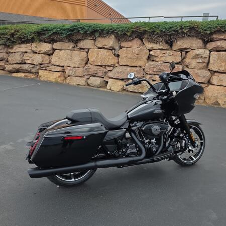Harley-Davidson® Road Glide™ 2026 thumb 2