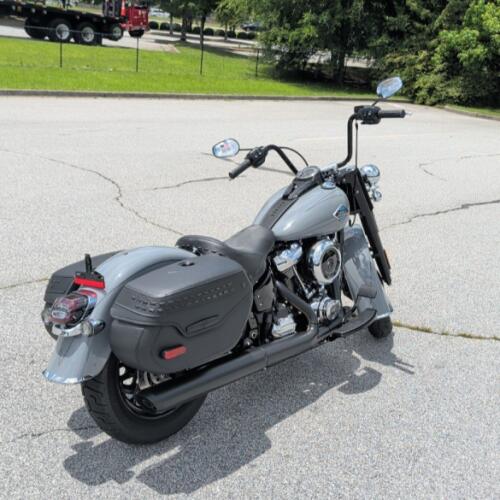 Harley-Davidson® Heritage Classic 2026 thumb 0