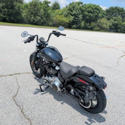 Harley-Davidson® Street Bob® 2026 thumb 1