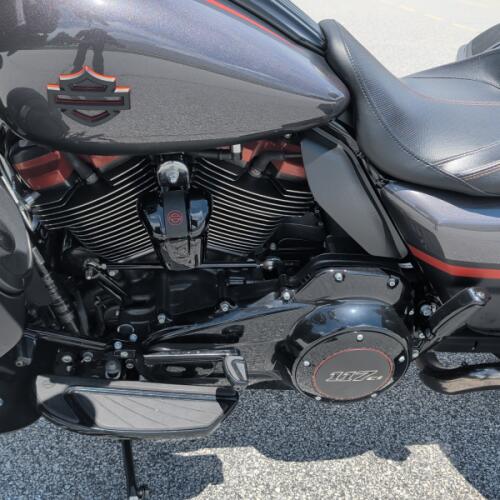 Harley-Davidson® CVO™ Street Glide® 2018 thumb 2
