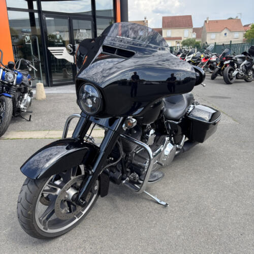 FLHX 2014 Street Glide® thumb 2
