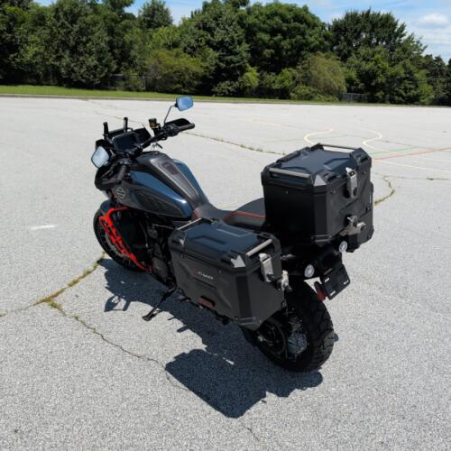 Harley-Davidson® CVO™ Pan America® 2025 thumb 0