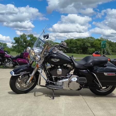 2016 Harley-Davidson® Road King® Vivid Black thumb 0