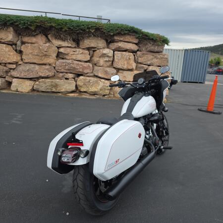 Harley-Davidson® Low Rider™ ST 2026 thumb 1