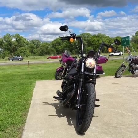 2020 Harley-Davidson® Iron 1200™ Vivid Black thumb 1