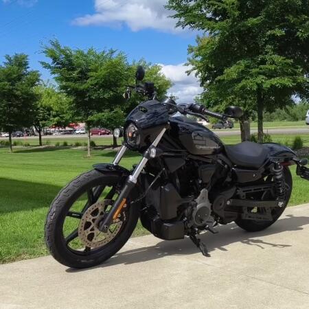 2022 Harley-Davidson® Nightster™ Vivid Black thumb 1