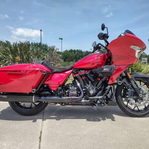 Harley-Davidson® CVO™ Road Glide™ ST 2025 thumb 3
