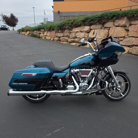 Harley-Davidson® Road Glide™ 2026 thumb 3