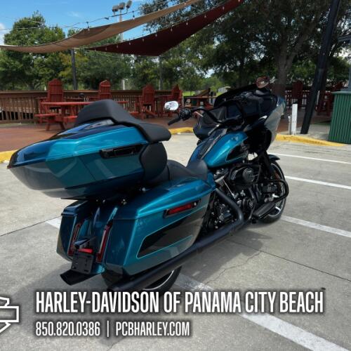 2026 Harley-Davidson® Road Glide® thumb 3