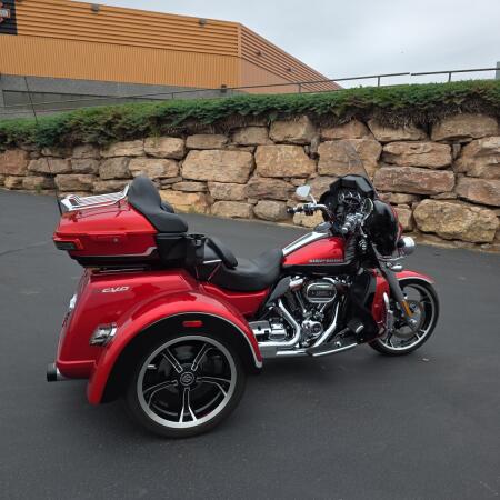 Harley-Davidson® Tri Glide® Ultra 2021 thumb 2