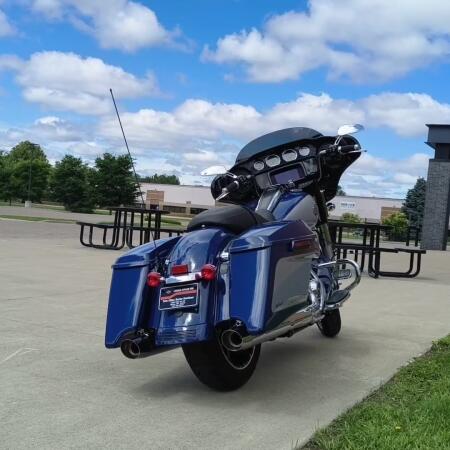 2023 Harley-Davidson® Street Glide® Special Billiard Blue/Billiard Gray - Black Finish thumb 2
