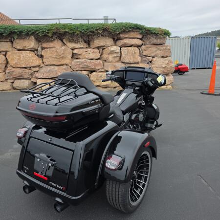 Harley-Davidson® Street Glide 3 Limited 2026 thumb 1