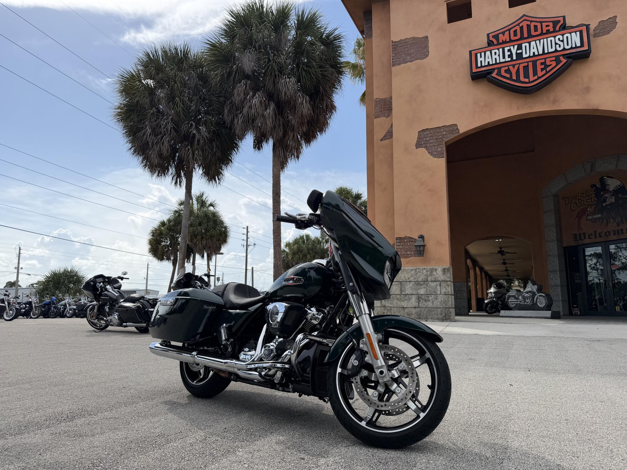 Street Glide®