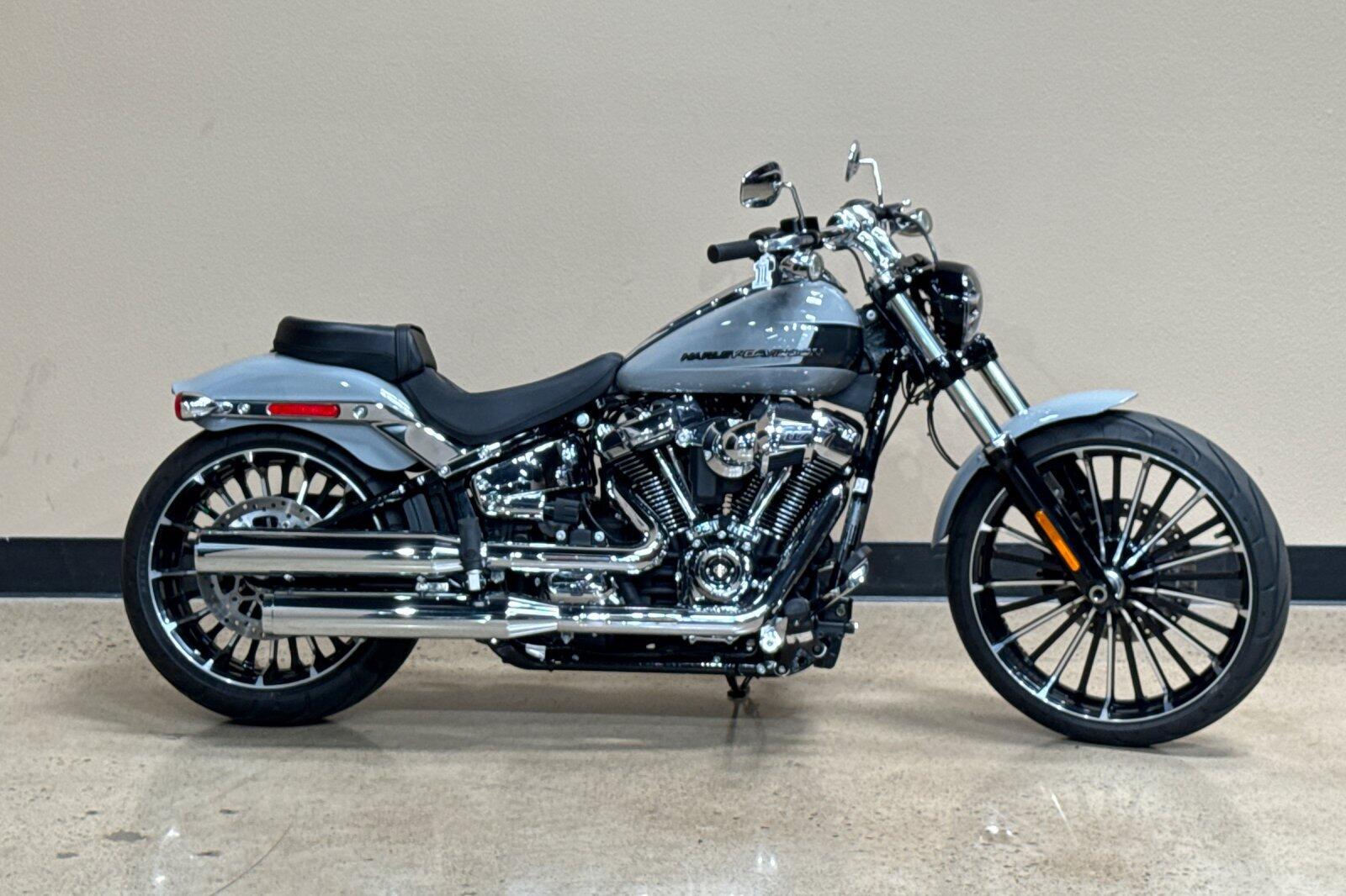 Harley-Davidson® Breakout™ 117 2024