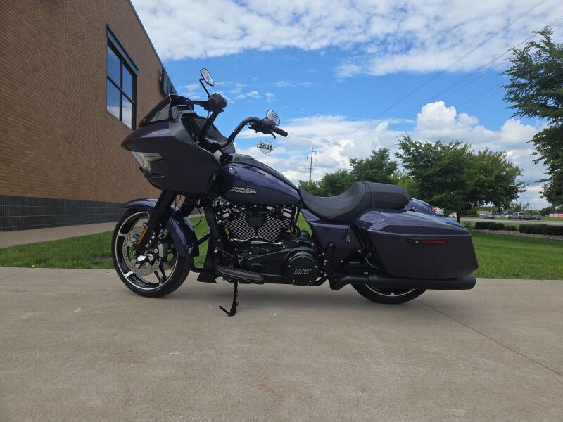 2026 Harley-Davidson® Road Glide® Purple Abyss - Black