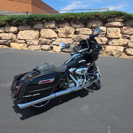 Harley-Davidson® Road Glide™ 2026 thumb 2