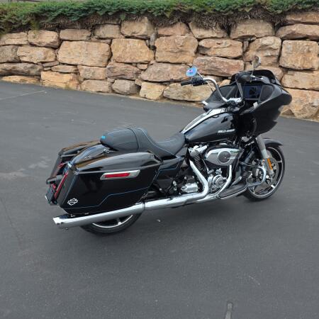 Harley-Davidson® Road Glide™ 2026 thumb 2