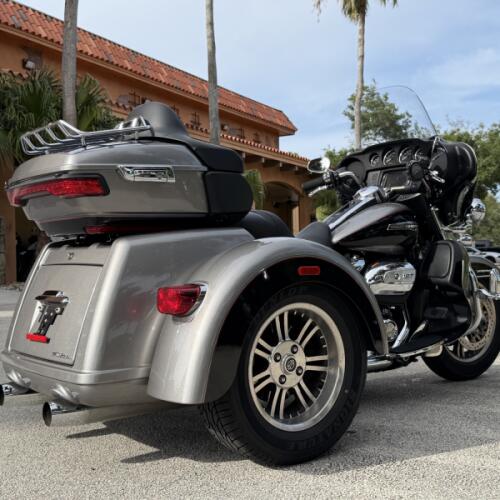 Harley-Davidson® Tri Glide® Ultra 2017 thumb 2