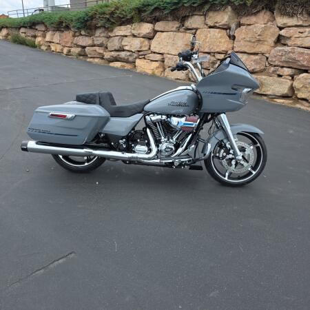 Harley-Davidson® Road Glide™ 2026 thumb 3