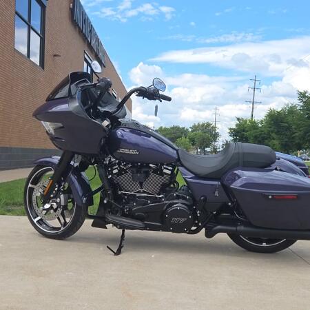 2026 Harley-Davidson® Road Glide® Purple Abyss - Black thumb 0