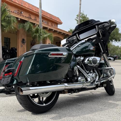 Street Glide® thumb 2