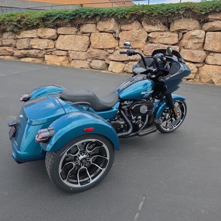 Harley-Davidson® Road Glide 3 2026 thumb 2