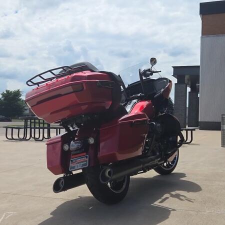 2026 Harley-Davidson® Road Glide Limited Brilliant Red Chrome Trim thumb 3