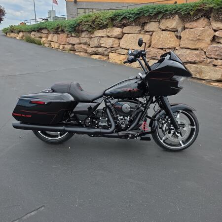 Harley-Davidson® Road Glide™ 2026 thumb 3
