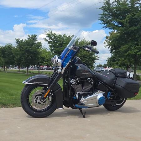 2026 Harley-Davidson® Heritage Classic Midnight Ember w/Laced Wheels thumb 1