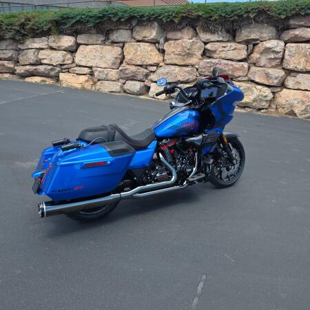 Harley-Davidson® CVO Road Glide ST 2026 thumb 2