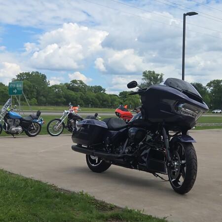 2026 Harley-Davidson® Road Glide® Purple Abyss - Black thumb 3