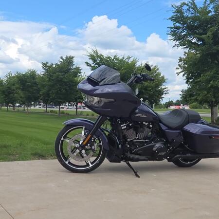 2026 Harley-Davidson® Road Glide® Purple Abyss - Black thumb 1