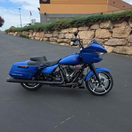 Harley-Davidson® Road Glide™ 2026 thumb 3