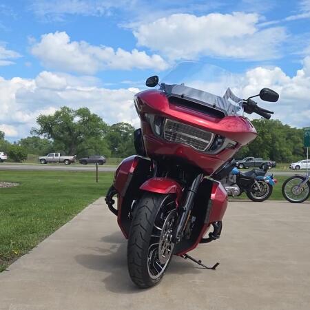 2026 Harley-Davidson® Road Glide Limited Brilliant Red Chrome Trim thumb 0