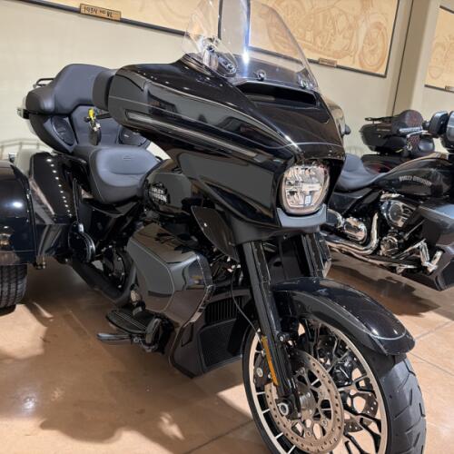 Harley-Davidson® Street Glide 3 Limited 2026 thumb 3