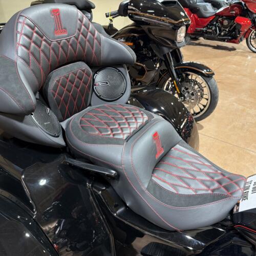 Harley-Davidson® Street Glide 3 Limited 2026 thumb 2