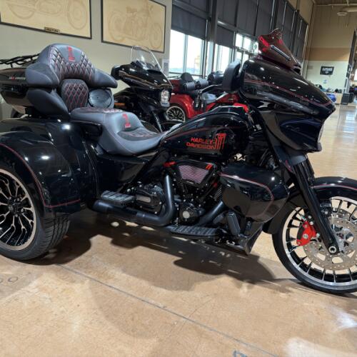 Harley-Davidson® Street Glide 3 Limited 2026 thumb 3