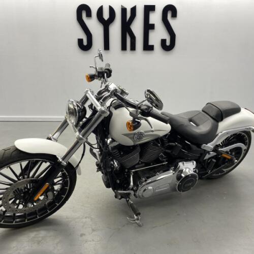 2017 Harley-Davidson FXSB Softail Breakout 103 in Crushed Ice Denim White thumb 2
