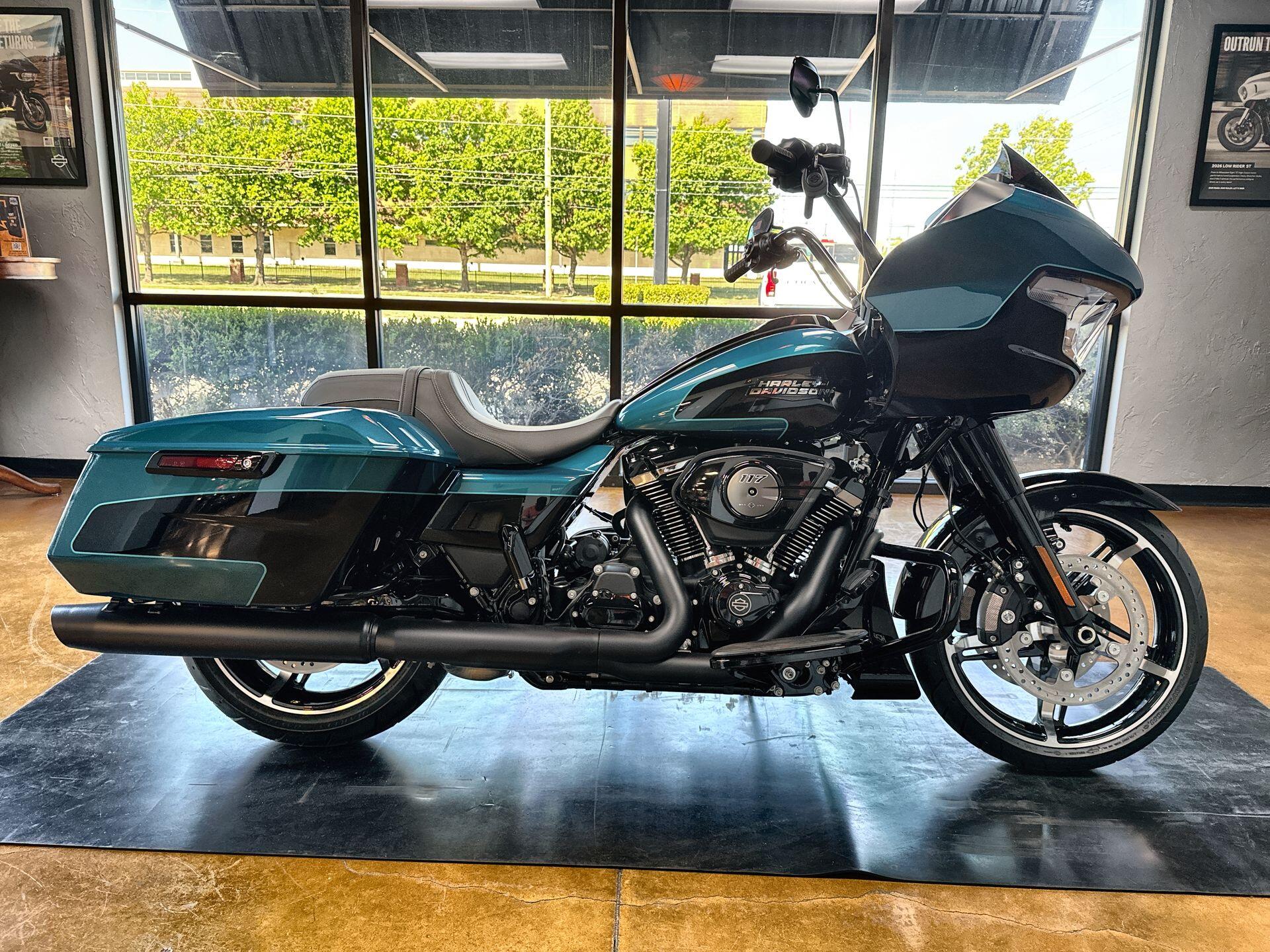 2026 Harley-Davidson® Road Glide® Teal Thunder / Vivid Black Black Trim