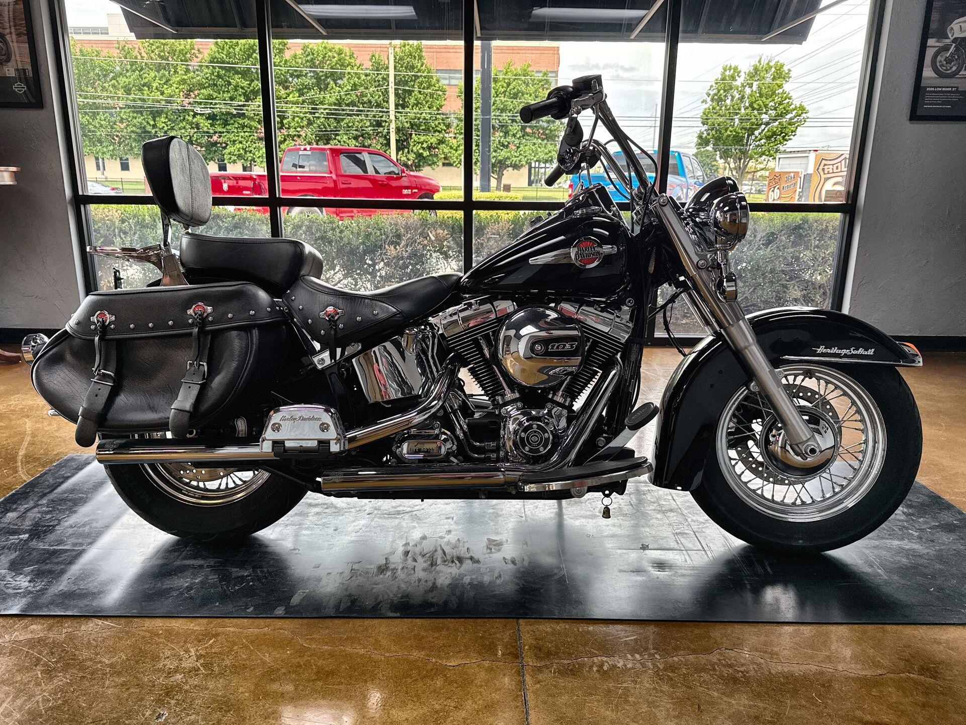 2016 Harley-Davidson® Heritage Softail® Classic Vivid Black
