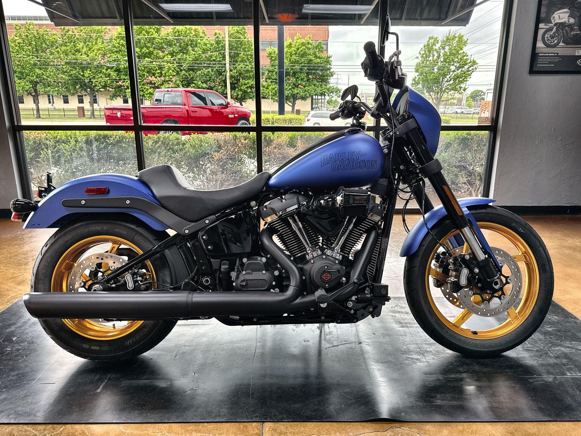 2026 Harley-Davidson® Low Rider® S Aurora Blue Denim - Black