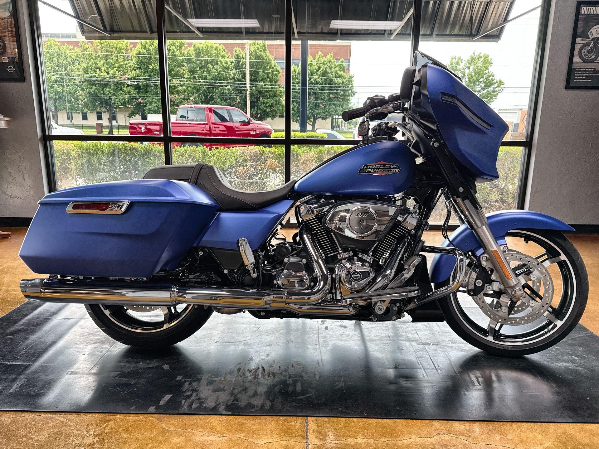 2026 Harley-Davidson® Street Glide® Aurora Blue Denim Chrome Trim