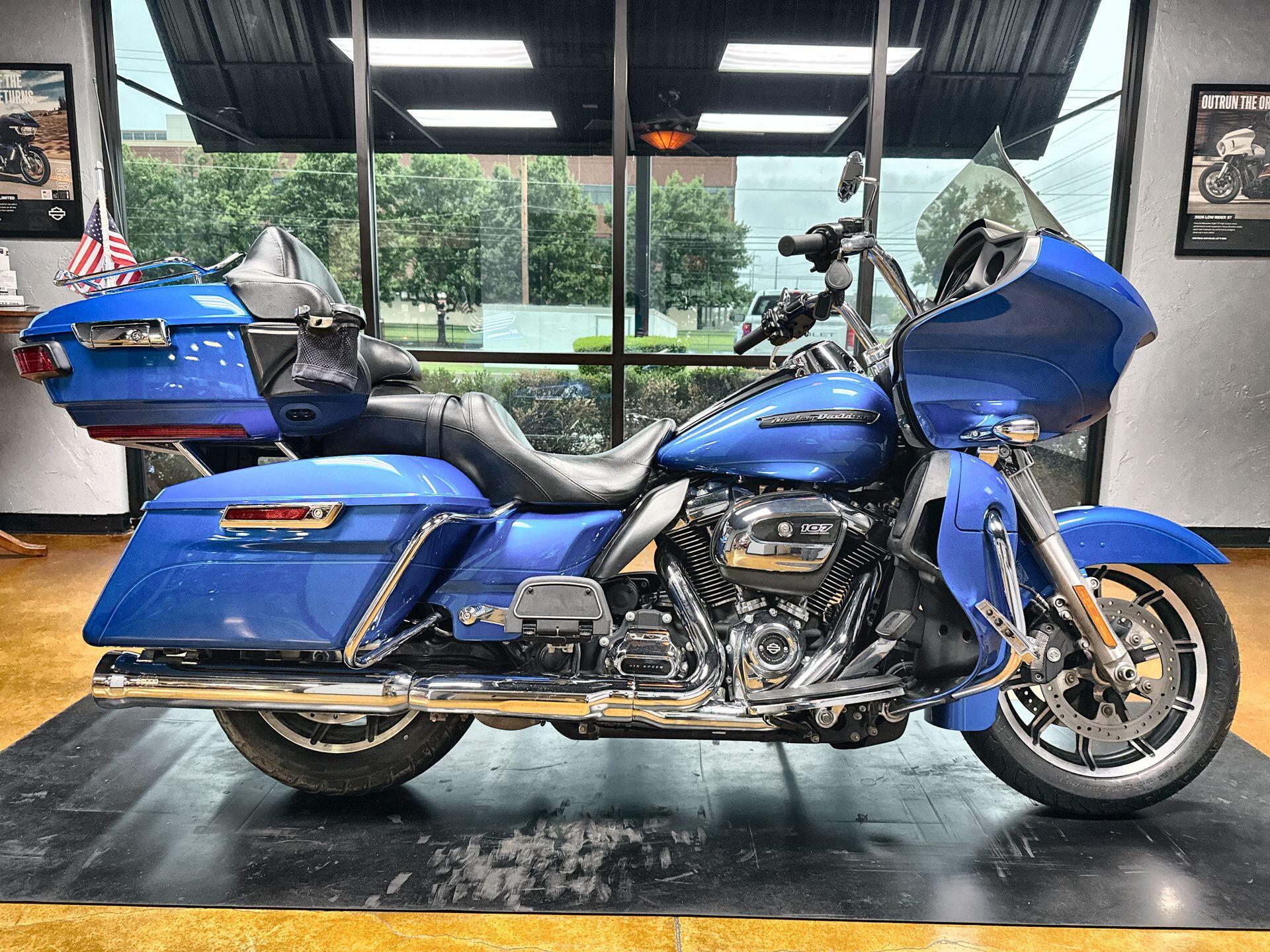 2018 Harley-Davidson® Road Glide® Ultra Electric Blue