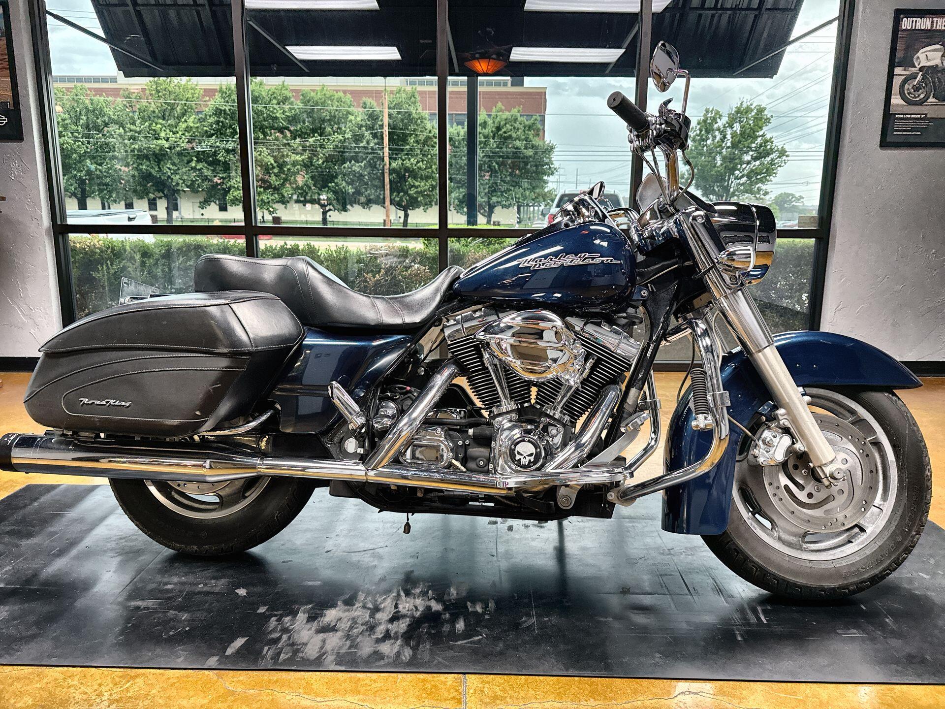2004 Harley-Davidson® Road King® Custom LUXURY BLUE