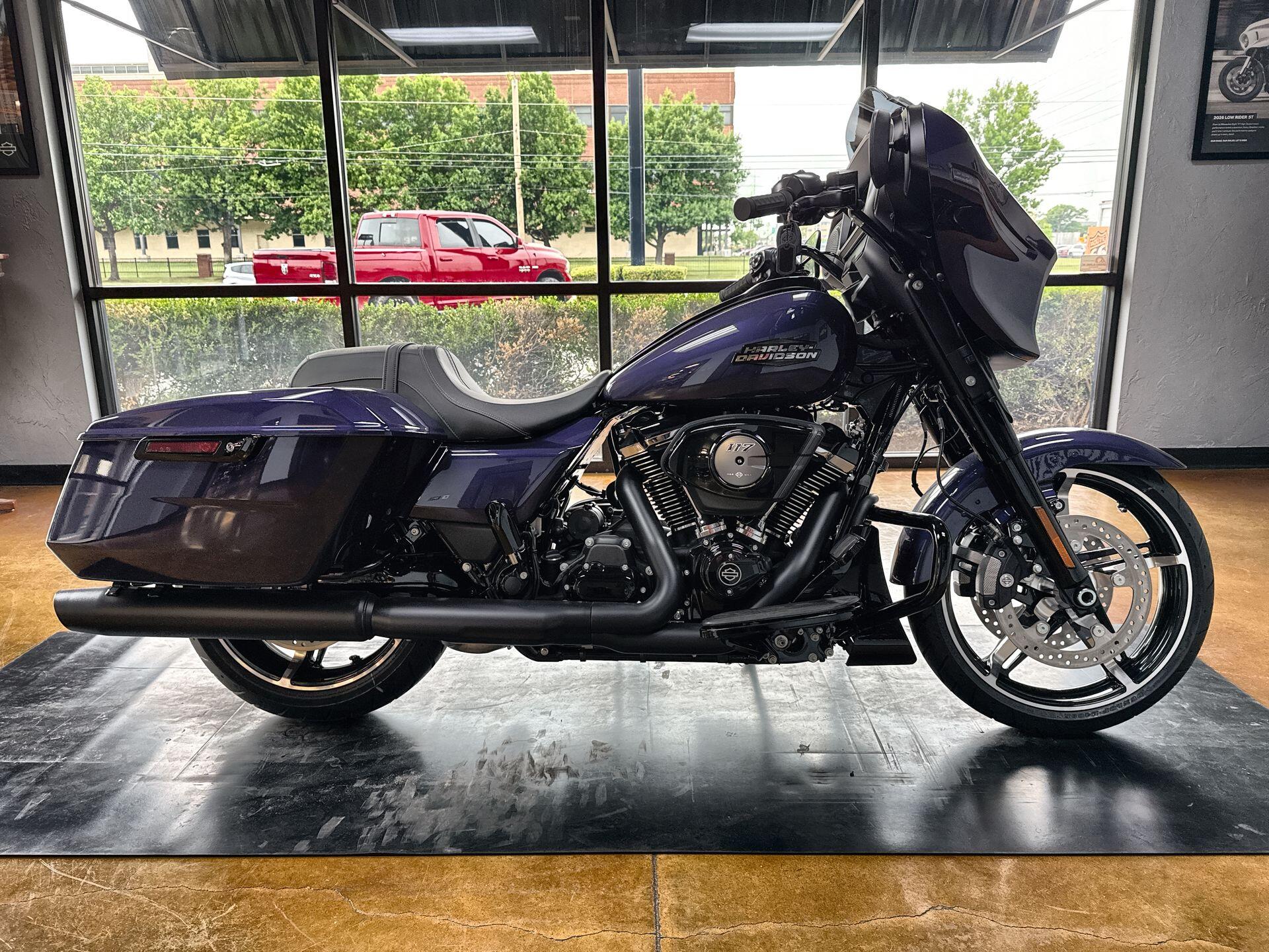 2026 Harley-Davidson® Street Glide® Purple Abyss - Black